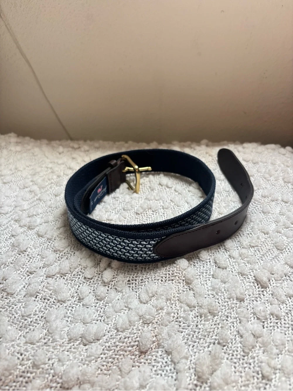 Men's Vineyard Vines Navy Patterned Web Belt with Gold Buckle (Never Worn) 34 In